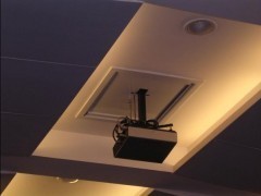 浙江杭州與寧波江蘇投影機(jī)電動(dòng)吊架供應(yīng) 視訊會(huì)議系統(tǒng)的關(guān)鍵設(shè)備